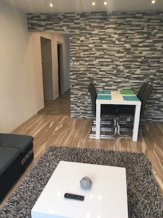 Igenyes Lakas Apartment Szeged Bagian luar foto