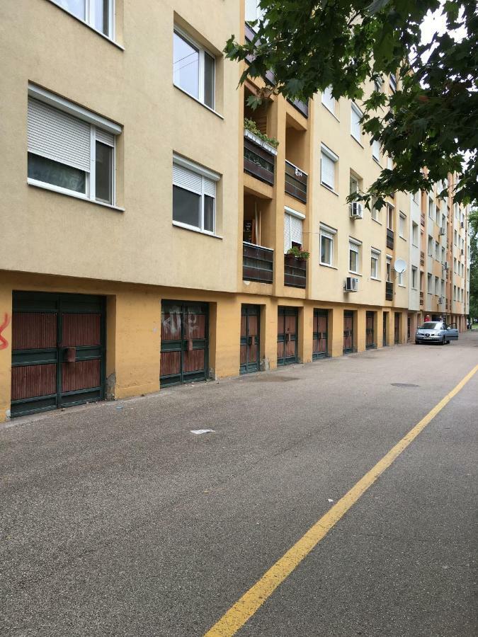 Igenyes Lakas Apartment Szeged Bagian luar foto